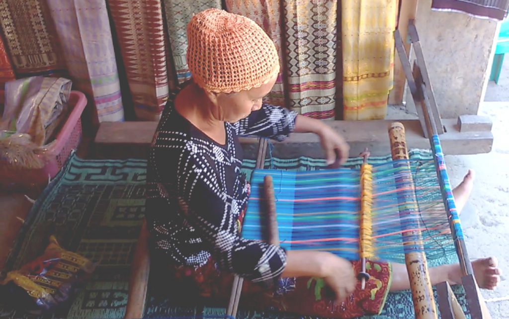 Desa Adat Sasak Suku Sade Lombok Tengah