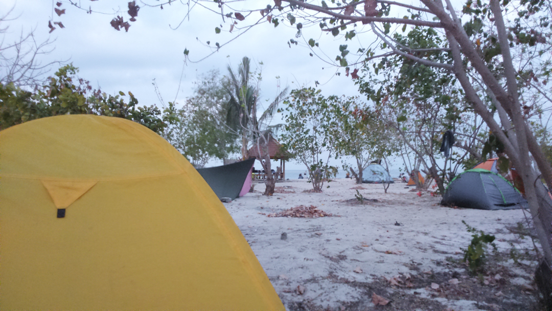 Tenda Camping di Gili Kondo